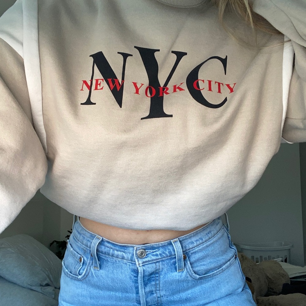 cropped sweatshirt